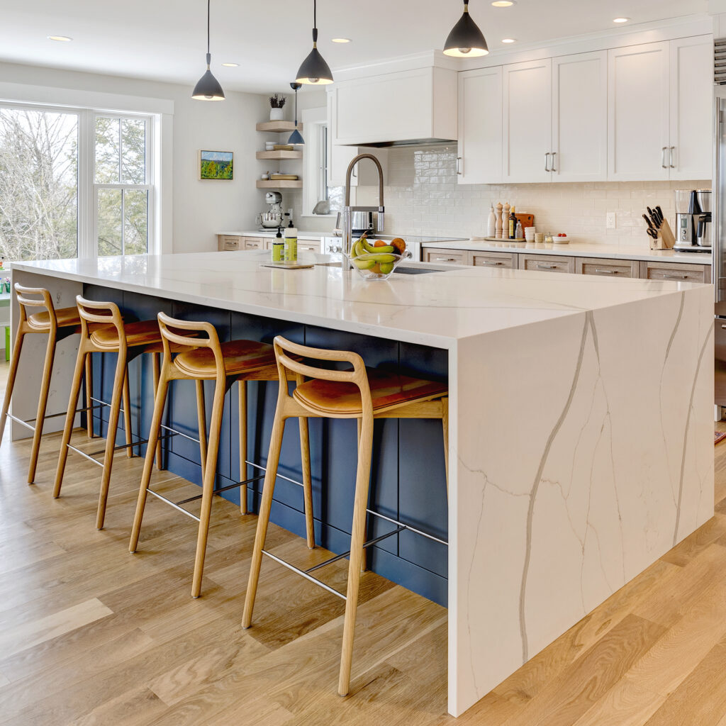 Calacatta Natura polished quartz